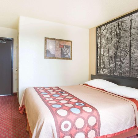 Super 8 By Wyndham Lexington Va Hotel Bagian luar foto