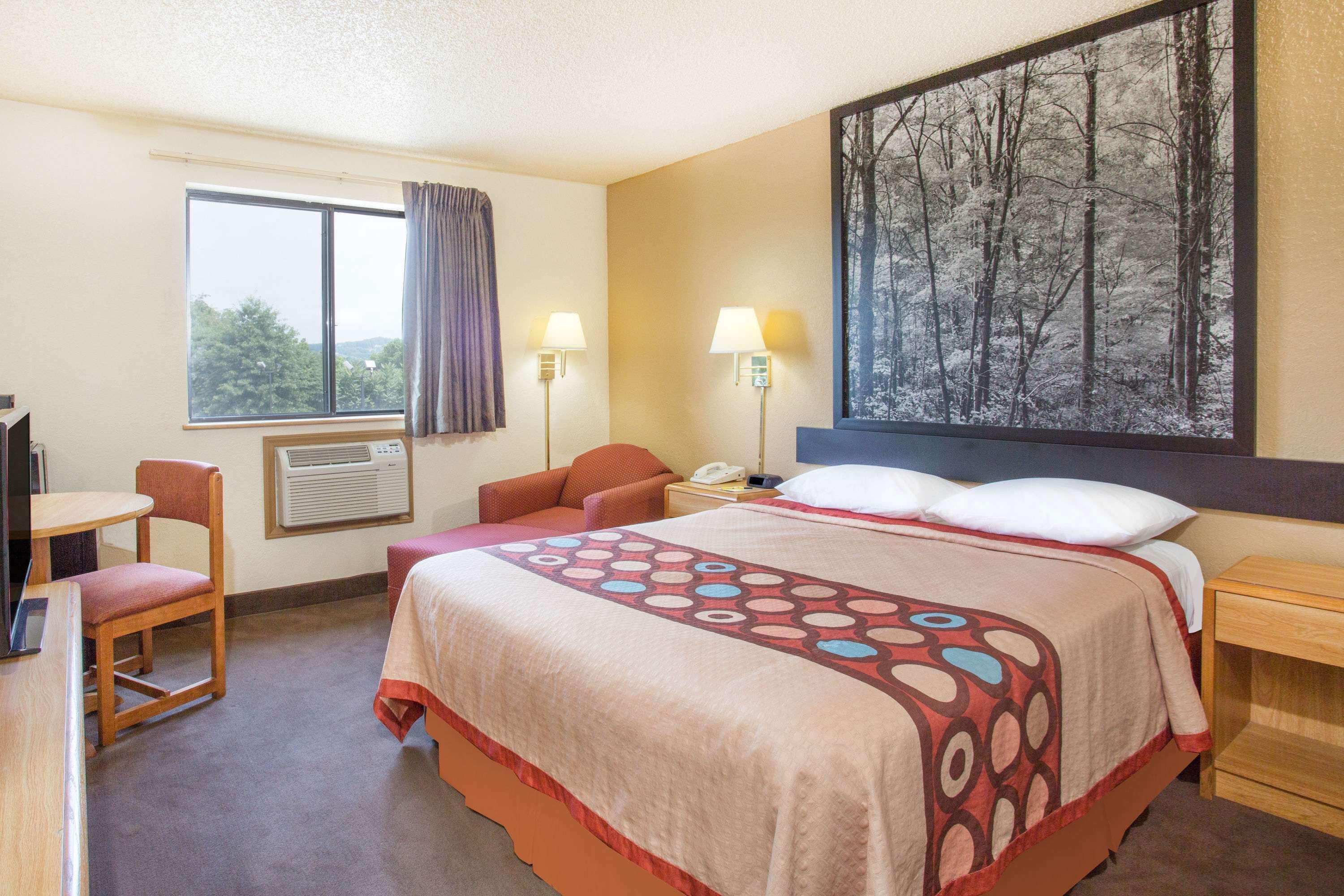 Super 8 By Wyndham Lexington Va Hotel Bagian luar foto