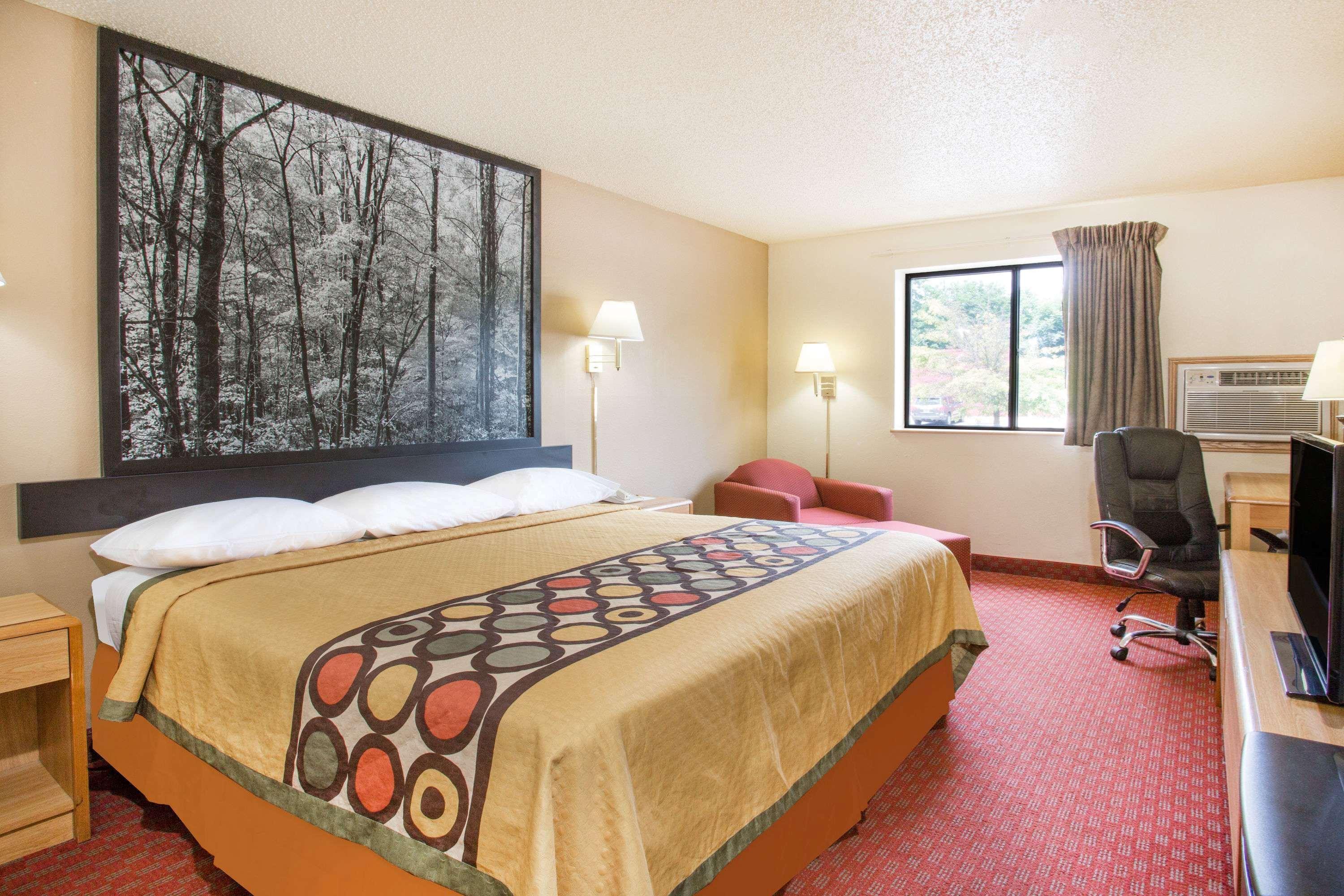 Super 8 By Wyndham Lexington Va Hotel Bagian luar foto