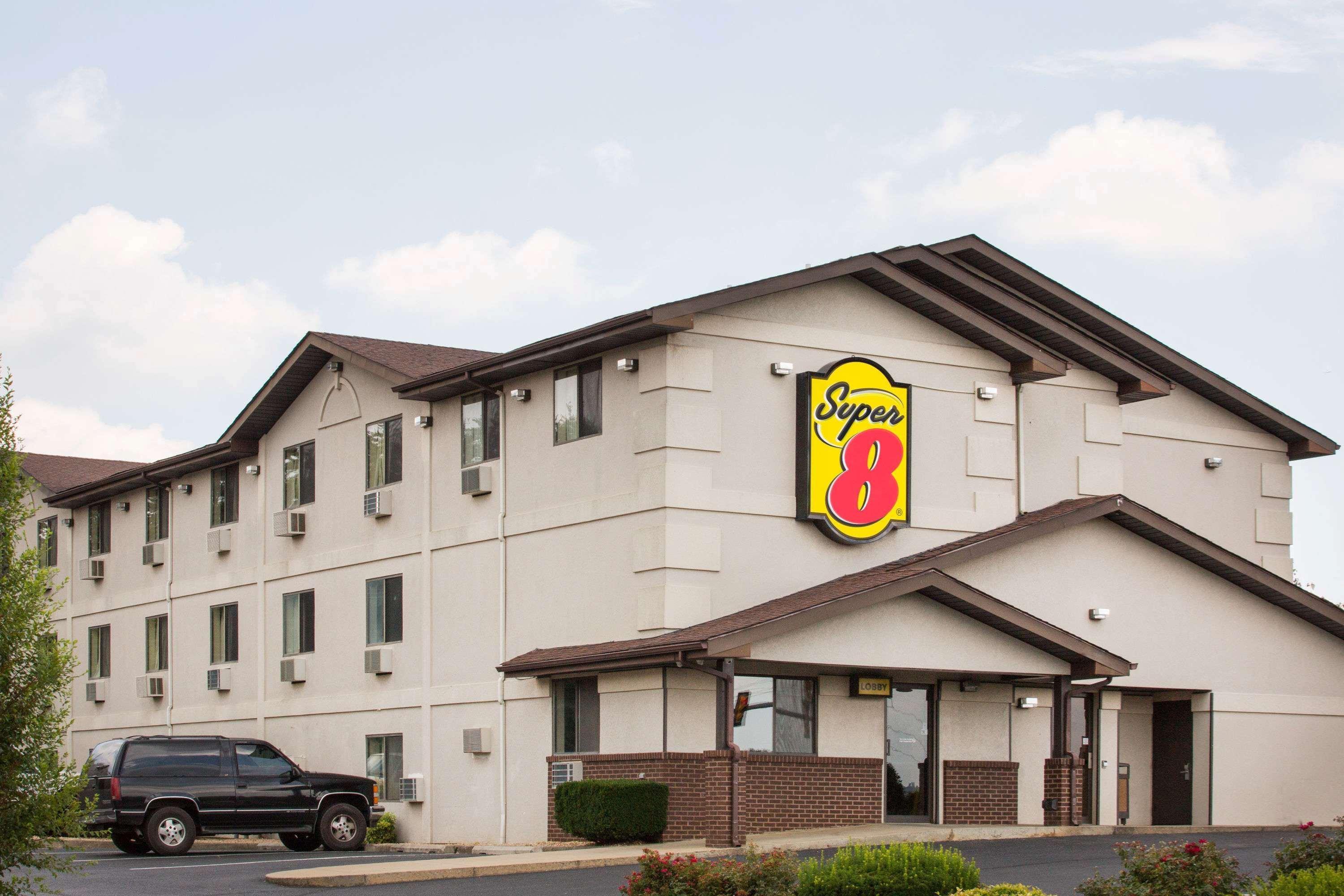 Super 8 By Wyndham Lexington Va Hotel Bagian luar foto