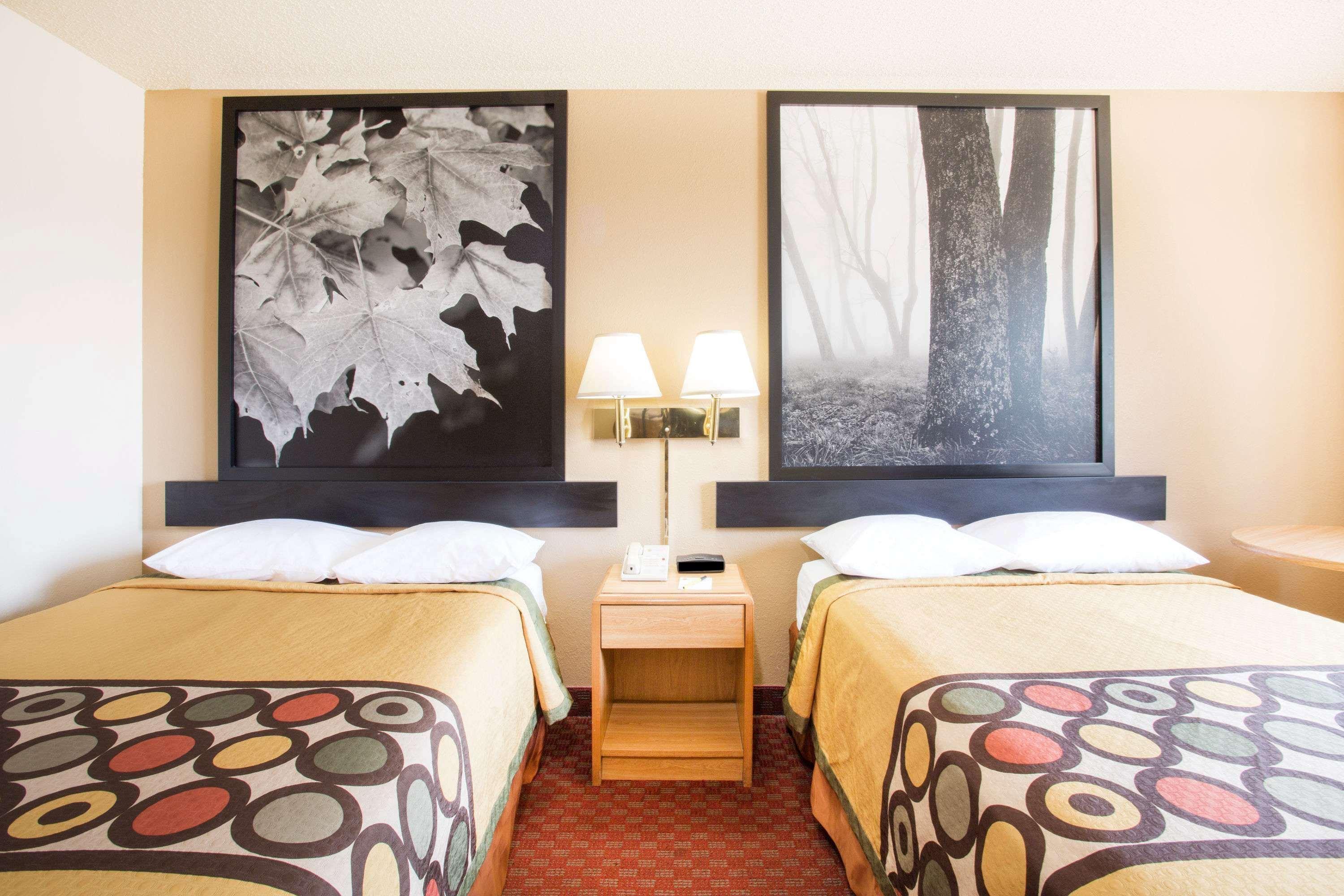 Super 8 By Wyndham Lexington Va Hotel Bagian luar foto