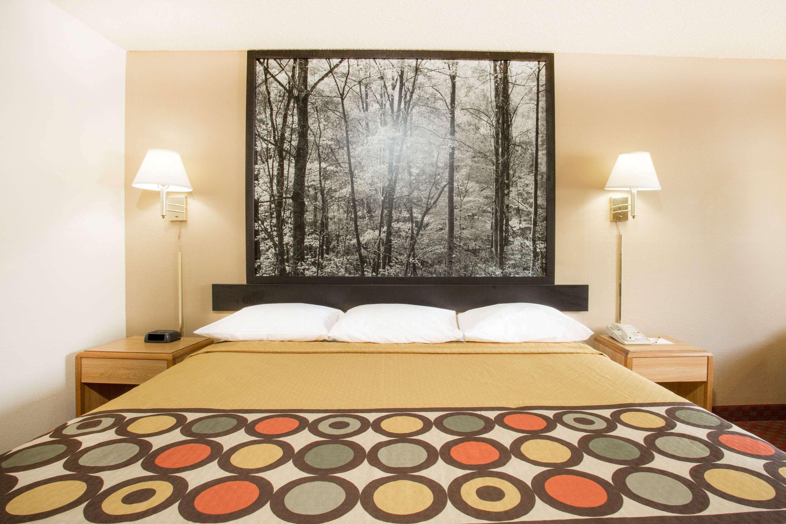 Super 8 By Wyndham Lexington Va Hotel Bagian luar foto
