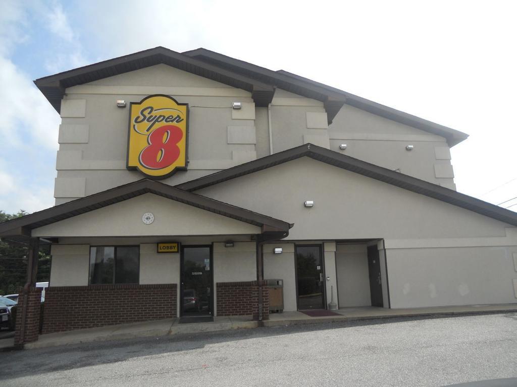 Super 8 By Wyndham Lexington Va Hotel Bagian luar foto